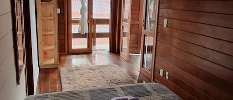 Comfort Suite | 1 bedroom, minibar, free WiFi, bed sheets