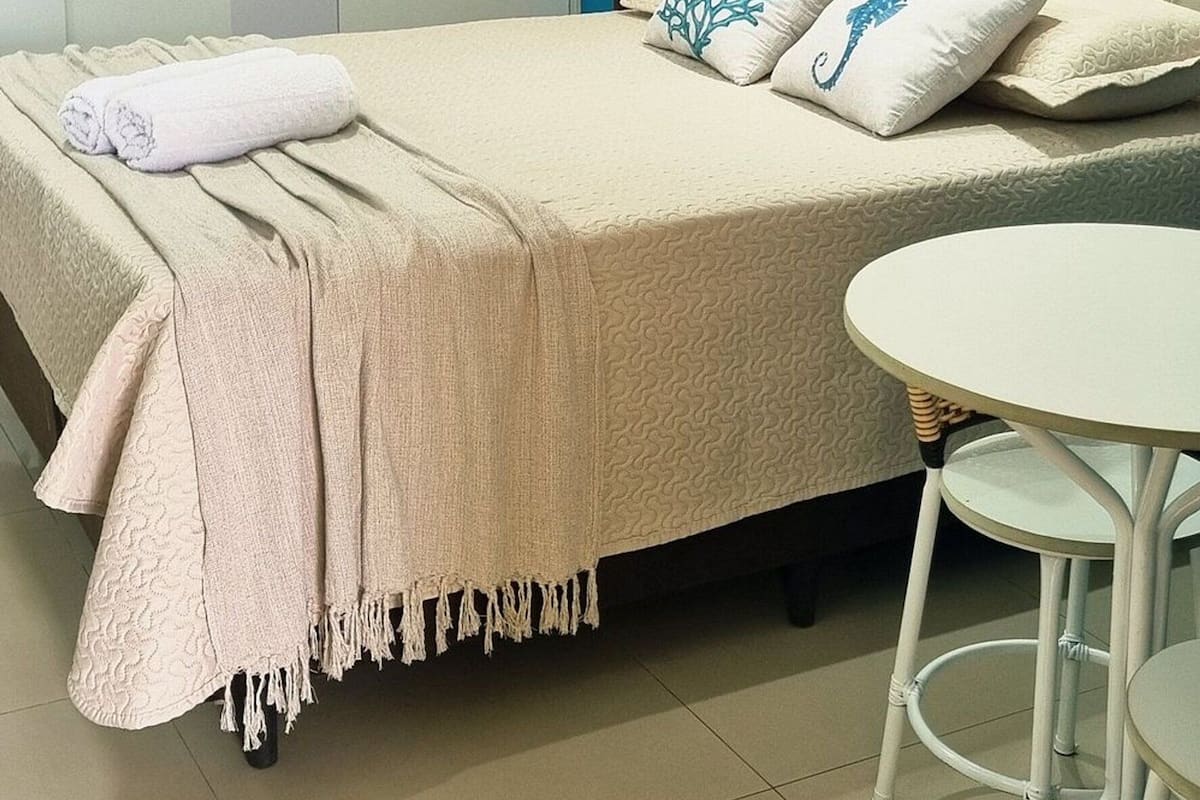 Basic-Suite | 1 Schlafzimmer, Minibar, kostenloses WLAN, Bettwäsche