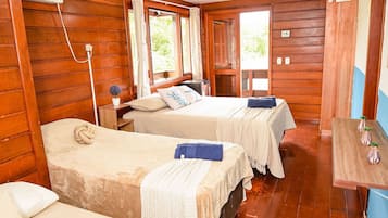 Family Suite | 1 bedroom, minibar, free WiFi, bed sheets