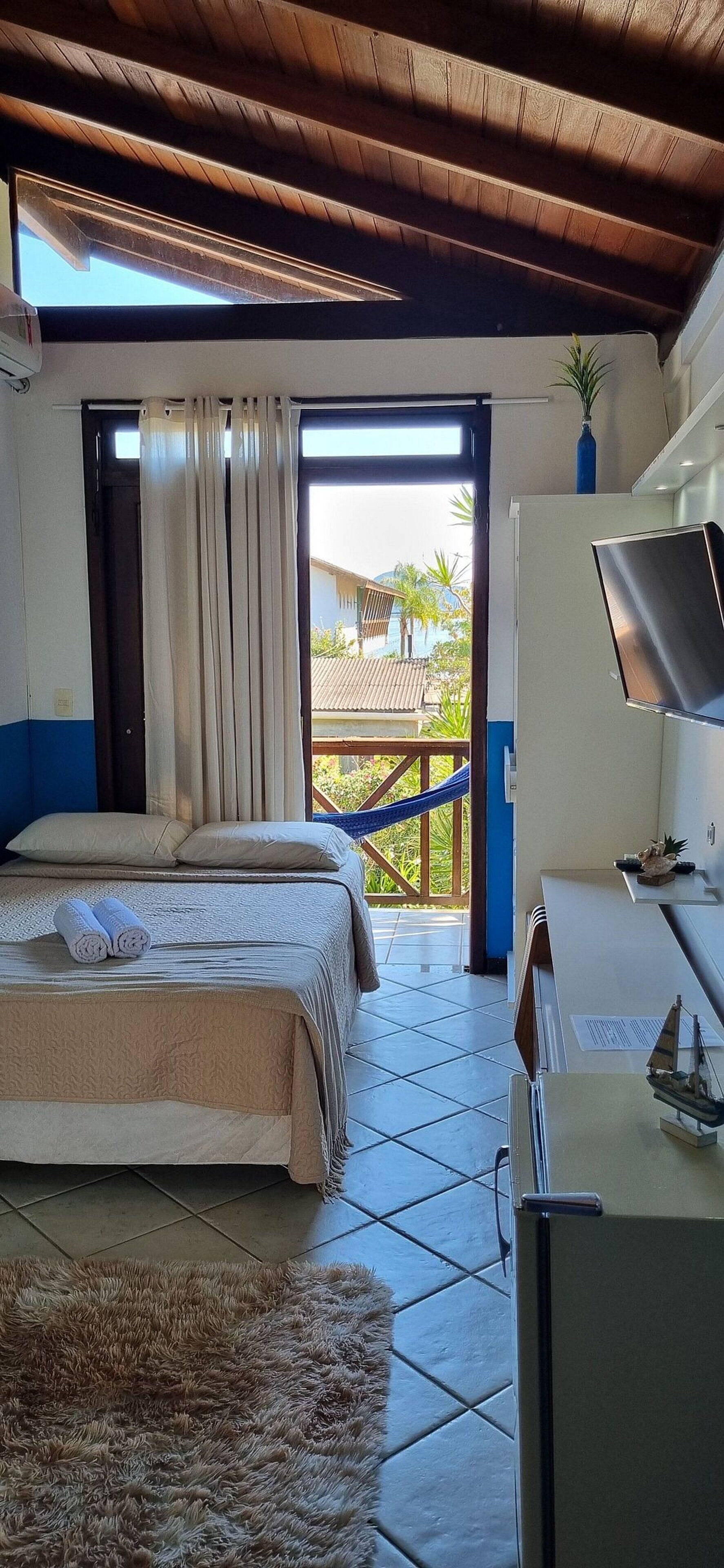 Classic Suite | 1 bedroom, minibar, free WiFi, bed sheets