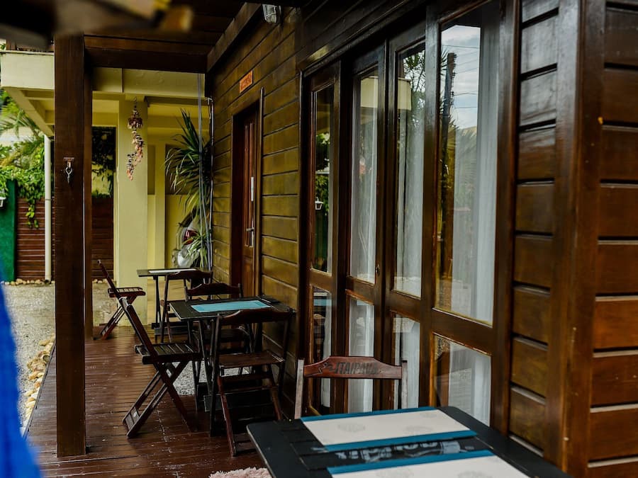 Basic Suite | Tempat makan luar