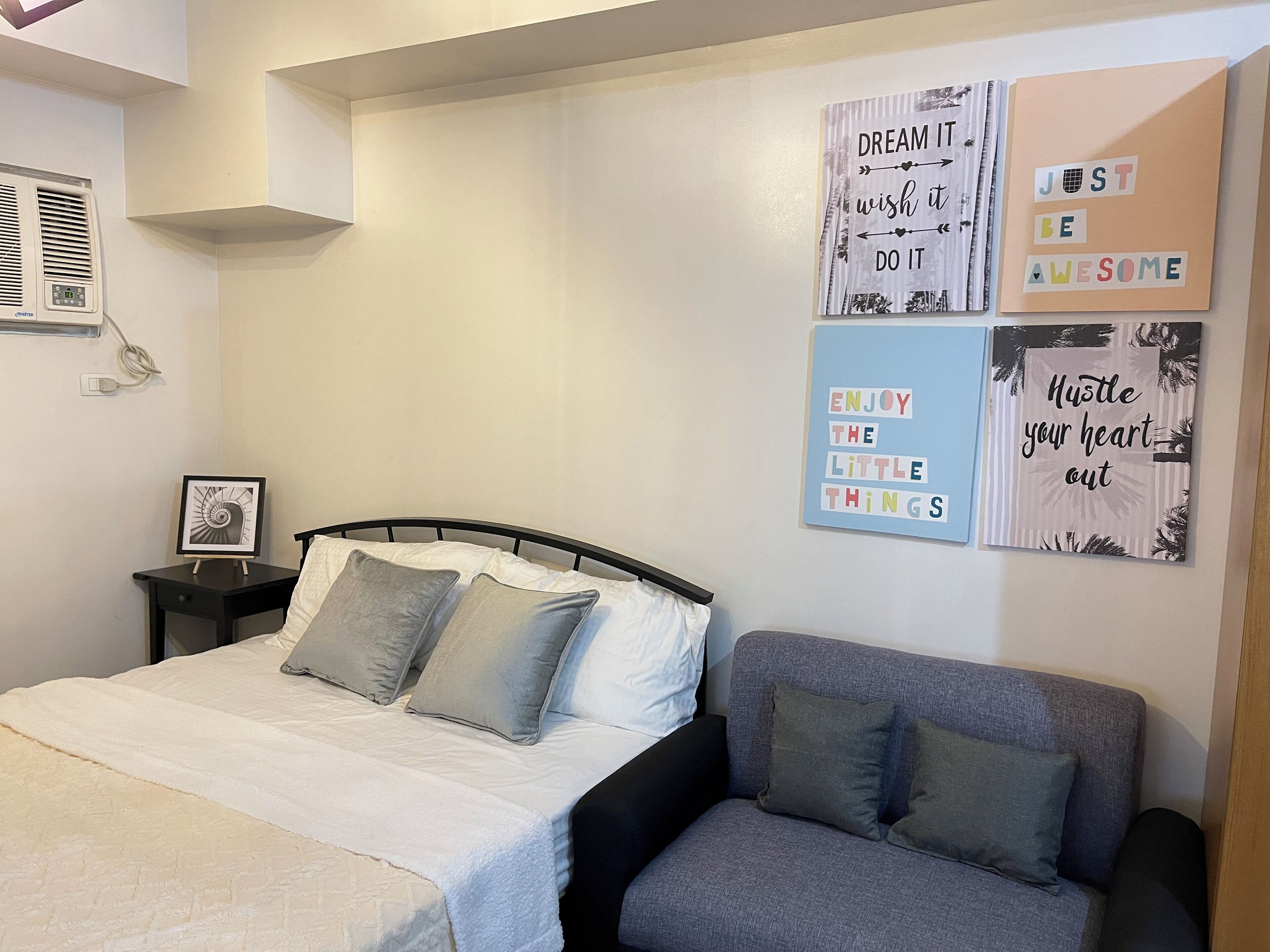 Iron/ironing board, WiFi, bed sheets