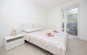 2 bedrooms, in-room safe, iron/ironing board, travel crib