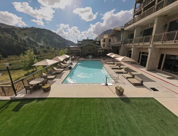 Et oppvarmet basseng