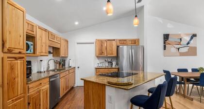 Family friendly - Fire pit -4 min to UF - Spacious