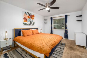 4 bedrooms, desk, iron/ironing board, WiFi