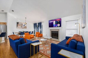 TV, fireplace