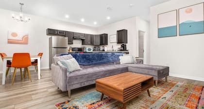 Beautiful Home - Walk to UF - Newly built