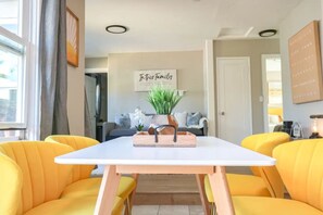 Dining - A Sunny Home in San Jose 2b/2b (San Jose)
