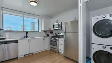 Fridge, microwave, oven, stovetop