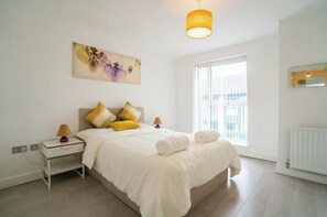 2 chambres, fer et planche à repasser, Wi-Fi, draps fournis