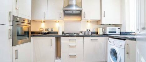 Mikrowelle, Ofen, Geschirrspüler