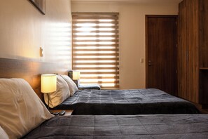Comfort Quadruple Room, City View | Iron/ironing board, free WiFi - Hotel SB Cuenca (Cuenca)