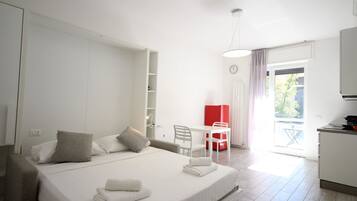 Bügeleisen/Bügelbrett, WLAN, Bettwäsche