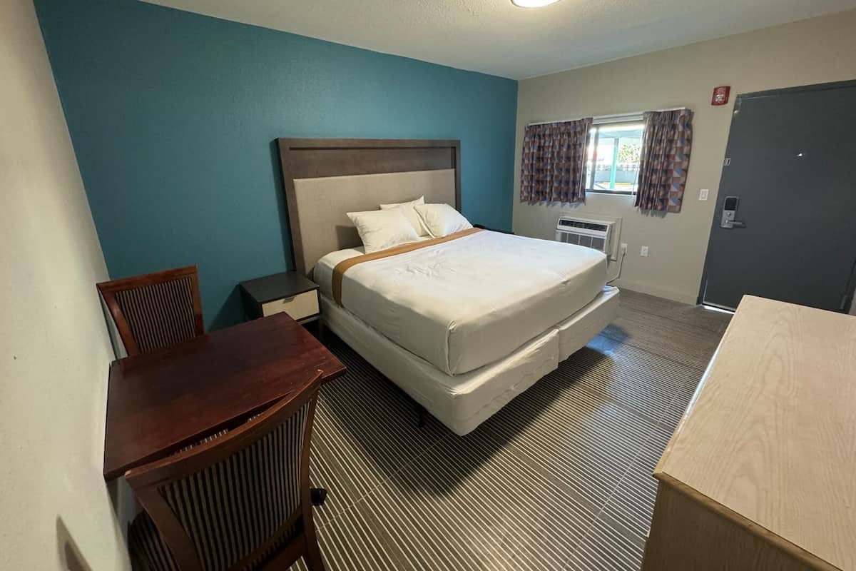 Deluxe Single Room | Desk, free WiFi, bed sheets