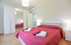 3 habitaciones, cuna de viaje, wifi gratis y ropa de cama