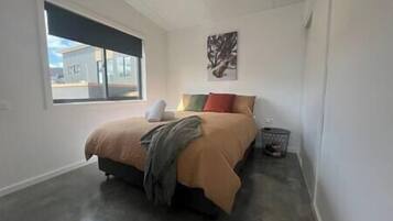 4 bedrooms, iron/ironing board, travel cot, WiFi