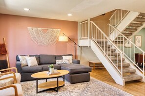 Smart TV - Scott Casa - Walkable location, inviting patio, vibrant space! (Scottsdale)