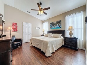 4 bedrooms, iron/ironing board, WiFi, bed sheets