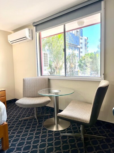 โฮเทล เลออน