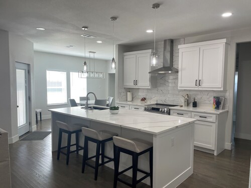 Greenville Country House No. 3 Charming 4-bedroom farmhouse.