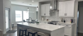 Greenville Country House No. 3 Charming 4-bedroom farmhouse.