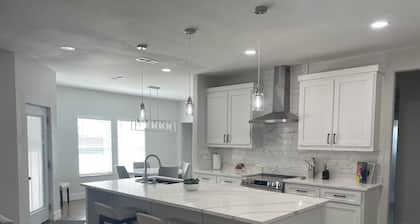 Greenville Country House No. 3 Charming 4-bedroom farmhouse.