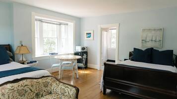 Deluxe Quadruple Room | Hypo-allergenic bedding, minibar, in-room safe, individually decorated