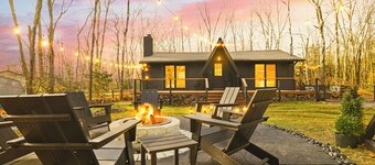 NEW Pocono Lake Modern & Cozy Cabin, Hot Tub, Pools