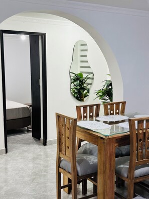 Dining - Hermoso apartamento cerca al centro de Medellín.
Perfecto para grupos familiares (Medellín)