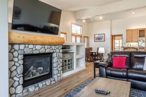 Smart TV, fireplace, DVD player