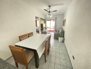 Apartment | Dining - Pé na areia Canto do Forte III (Praia Grande)