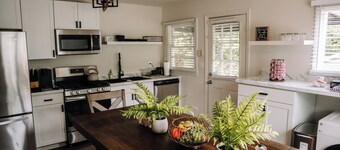 Cozy 3-bedroom house in  Decatur with AC, WiFi