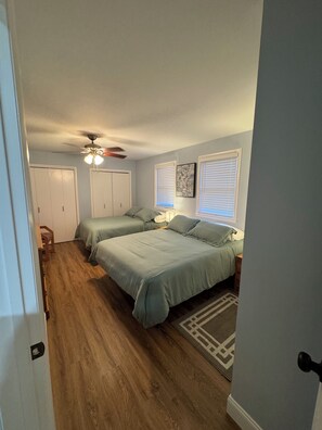 5 bedrooms, desk, iron/ironing board, free WiFi