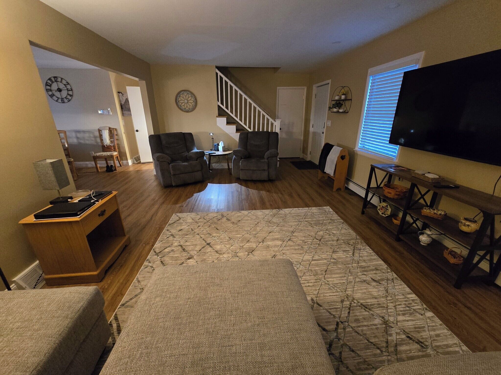 TV connectée, jeux vidéo, baby-foot, table de tennis de table