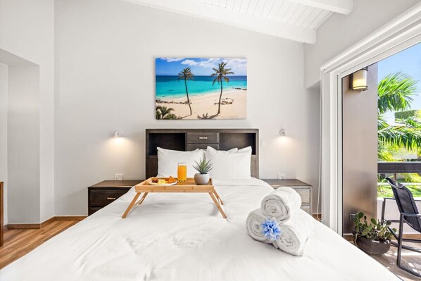 3 sovrum, skrivbord, strykjärn/strykbräda och resesäng