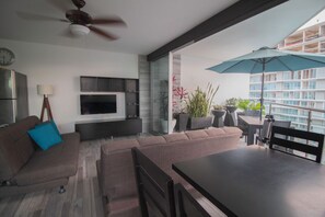 Smart TV, libros y impresora 