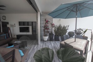 Smart-TV, Bücher, Drucker