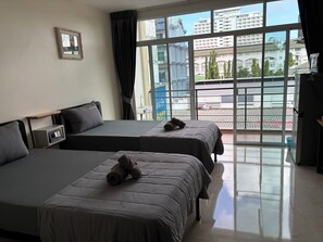 Business Condo | Premium bedding, down comforters, in-room safe, individually furnished - Sorot Beach (Pattaya)