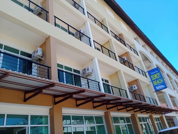 Front of property - Sorot Beach (Pattaya)