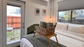 1 habitación, tabla de planchar con plancha, wifi gratis y ropa de cama