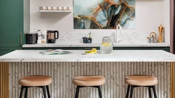 Refrigerador, horno, placa de cocina, lavavajillas