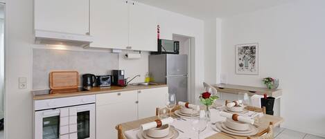 Microonde, forno, piano cottura, lavastoviglie