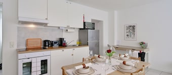 Spacious & Beautiful 5 Room Apt• Sleeps 10- City Center Wuppertal