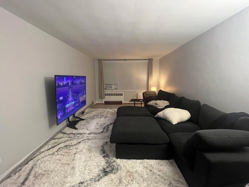 2-bedroom apartment in quiet charming Upper Manhattan New York Location. 