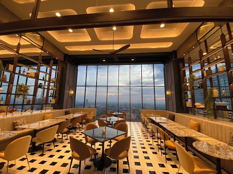 Restaurante. The Quarter Ratchayothin by UHG