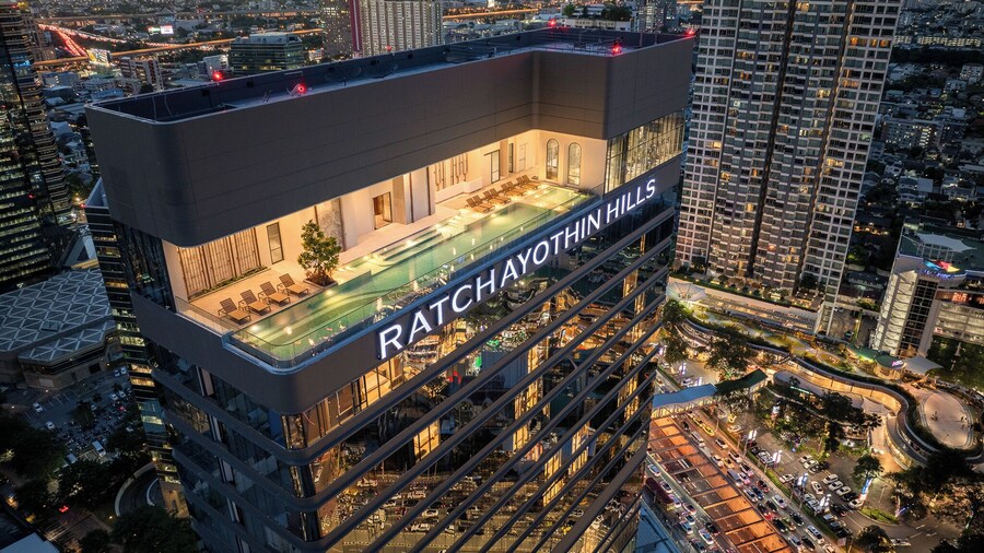 The Quarter Ratchayothin by UHG