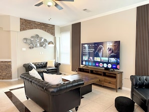 Smart TV, fireplace, DVD player - Modern, exotic 5br, pool, hot-tub near Woodlands (Spring)