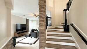 Unclassified image, 5 of 36, button - Modern, exotic 5br, pool, hot-tub near Woodlands (Spring)