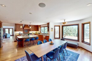 Dining - Dog-Friendly Sebastopol Retreat with Private Pool, Spa & Game Room (Sebastopol)